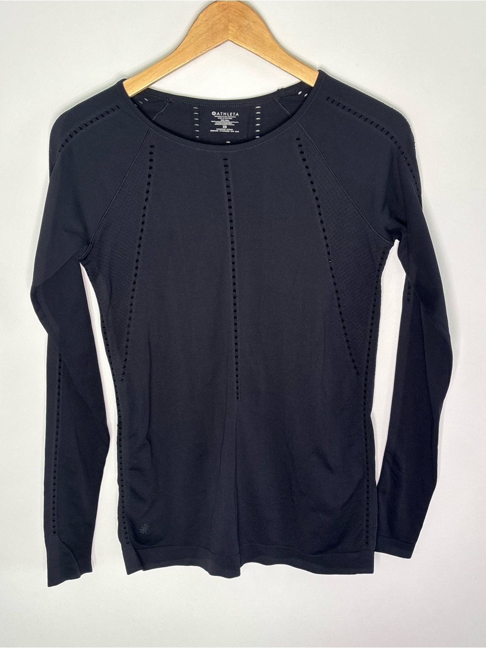 Athleta Foothill Seamless Black Long Sleeve Laser-Cut Performance Tee size XS